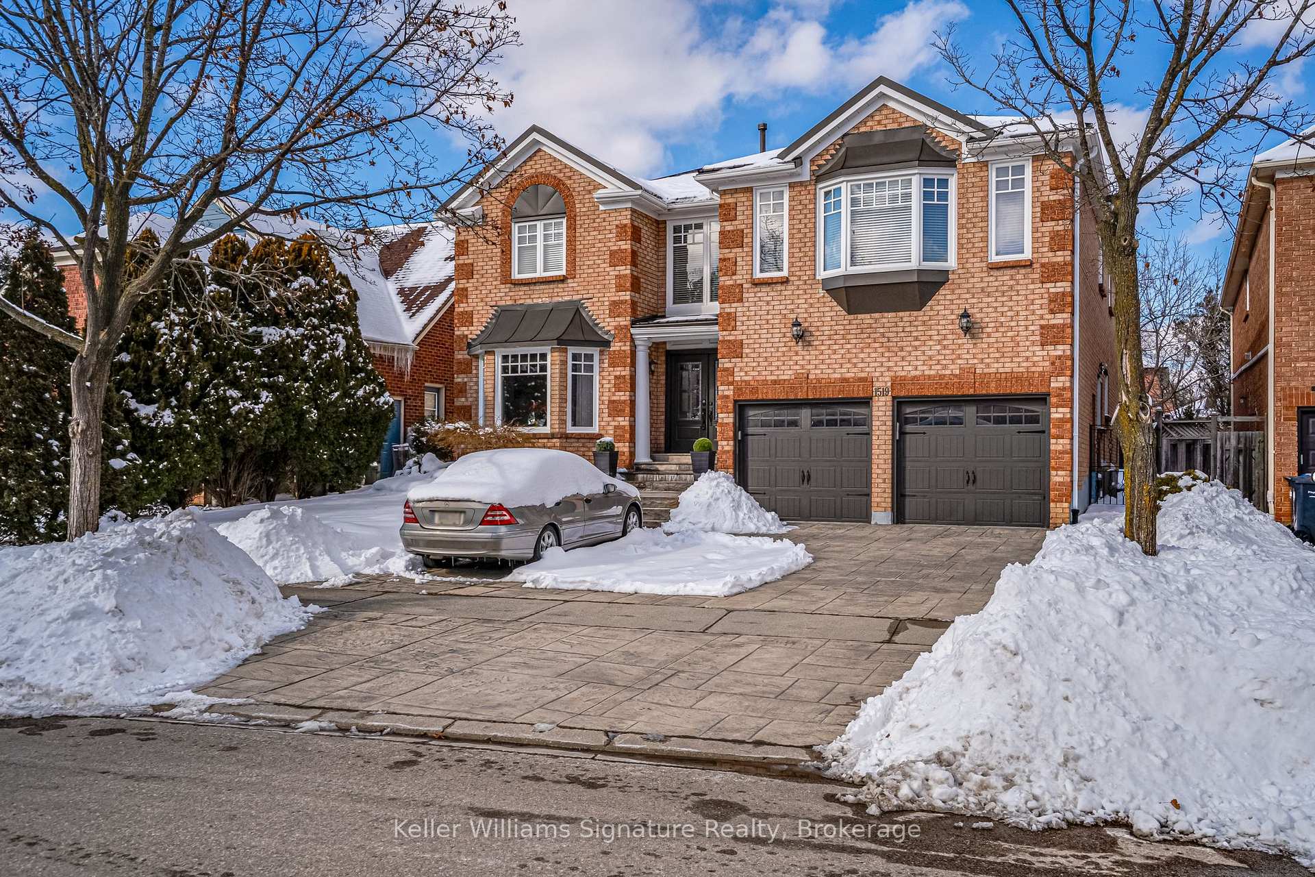 1519 Ballantrae Drive, Mississauga, ON L5M 3N4 W11969686