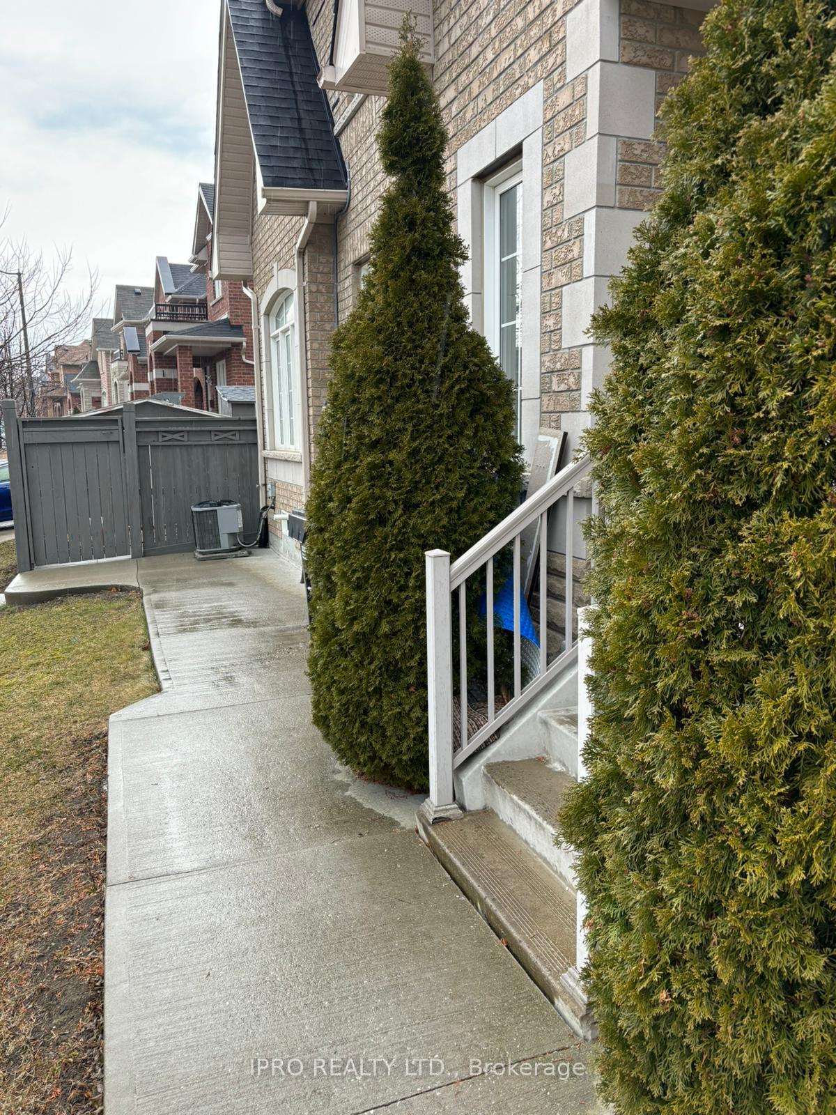 #Bsmt - 3 Oswald Road, Brampton, ON L6P 3S1 W12043066