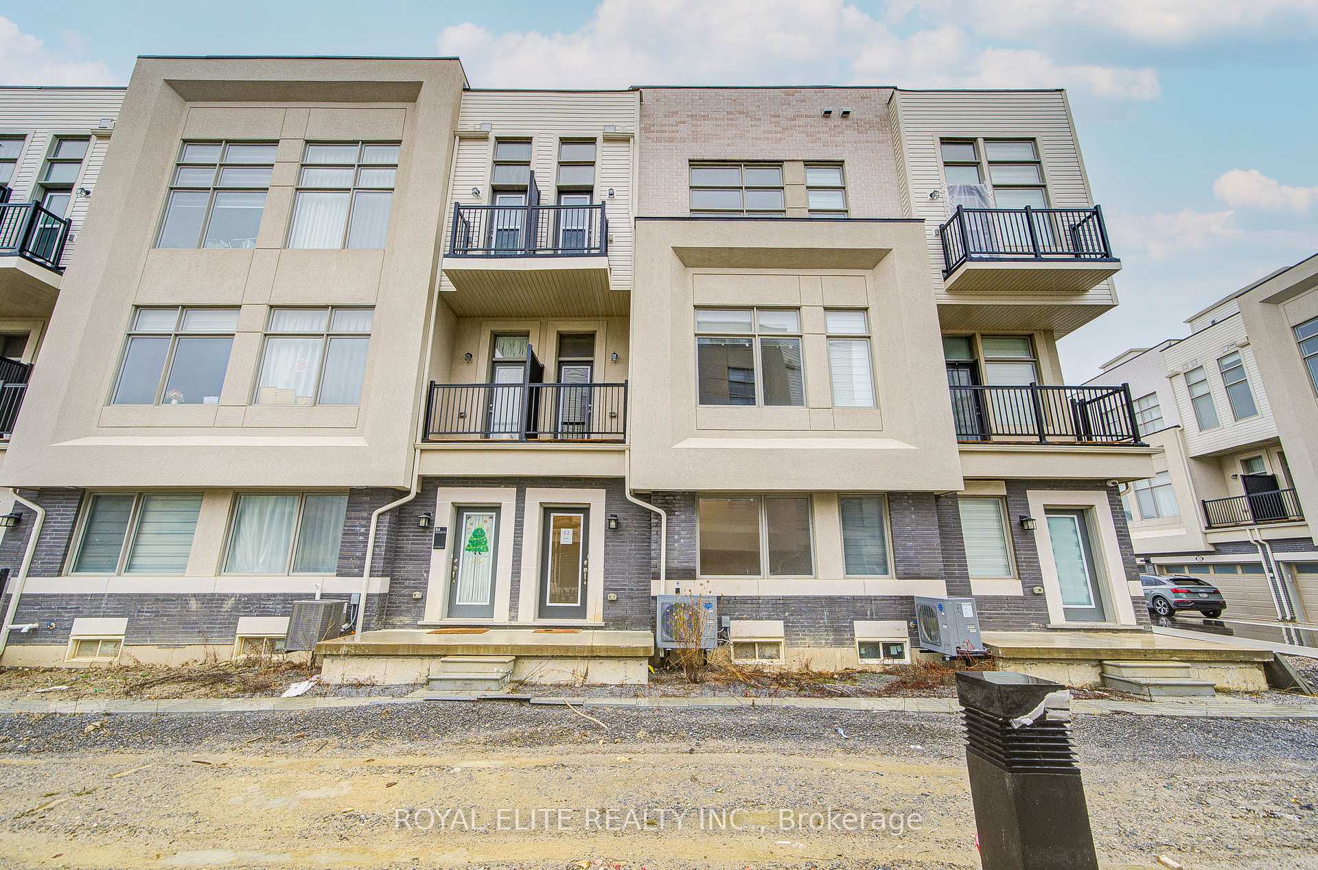 52 ALAN FRANCIS Lane, Markham, ON L6C 3B5 N12103328