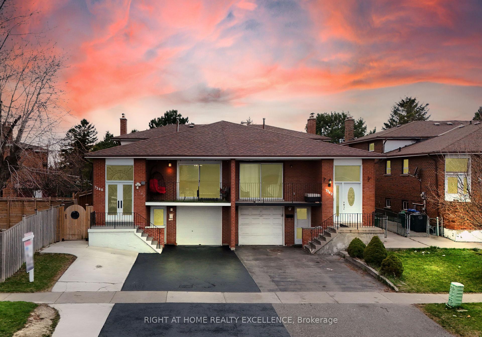7340 Sigsbee Drive, Mississauga, ON L4T 4A3 W12105922