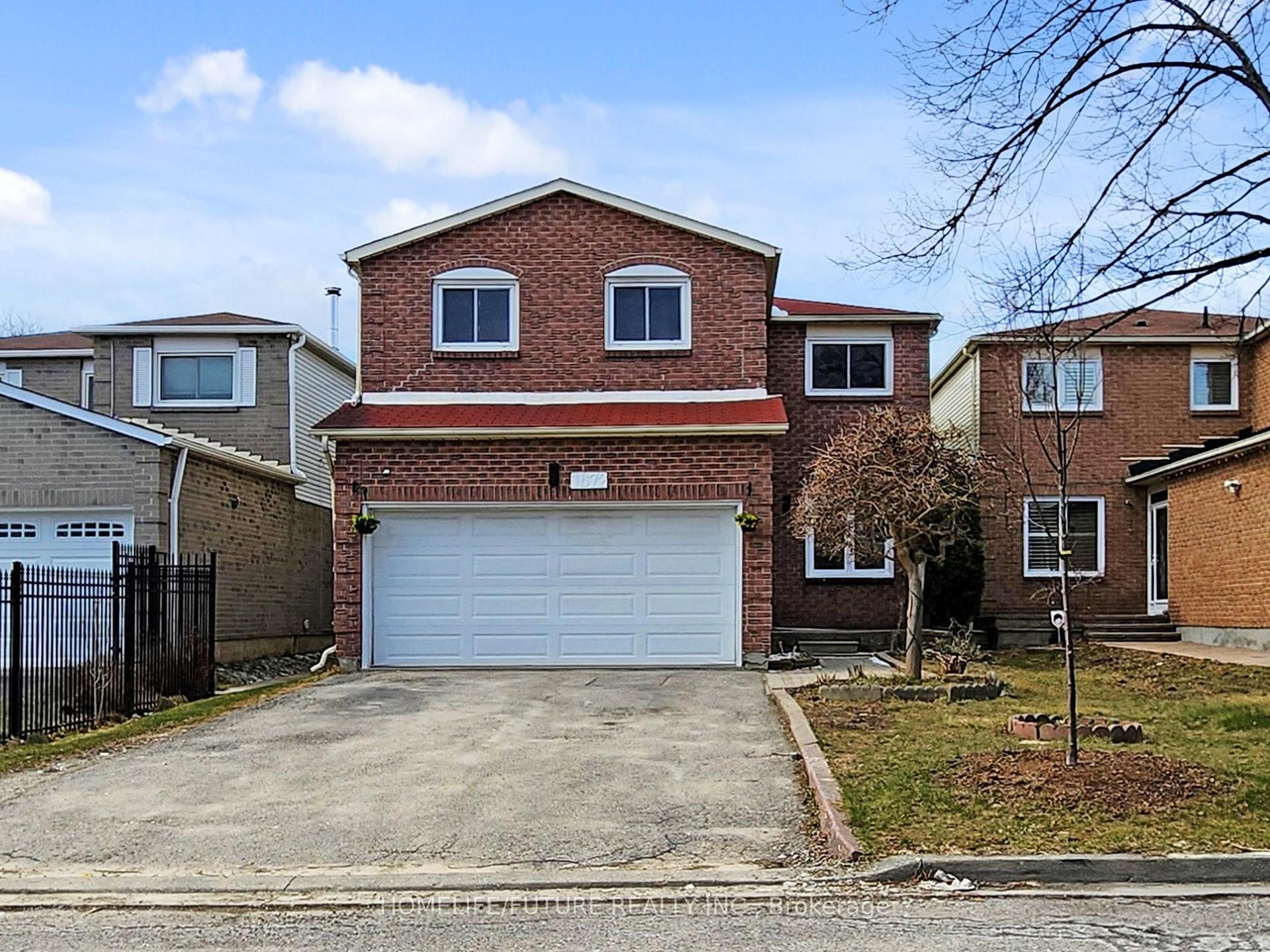 1672 Beaton Way, Pickering, ON L1X 1X5 E12126128