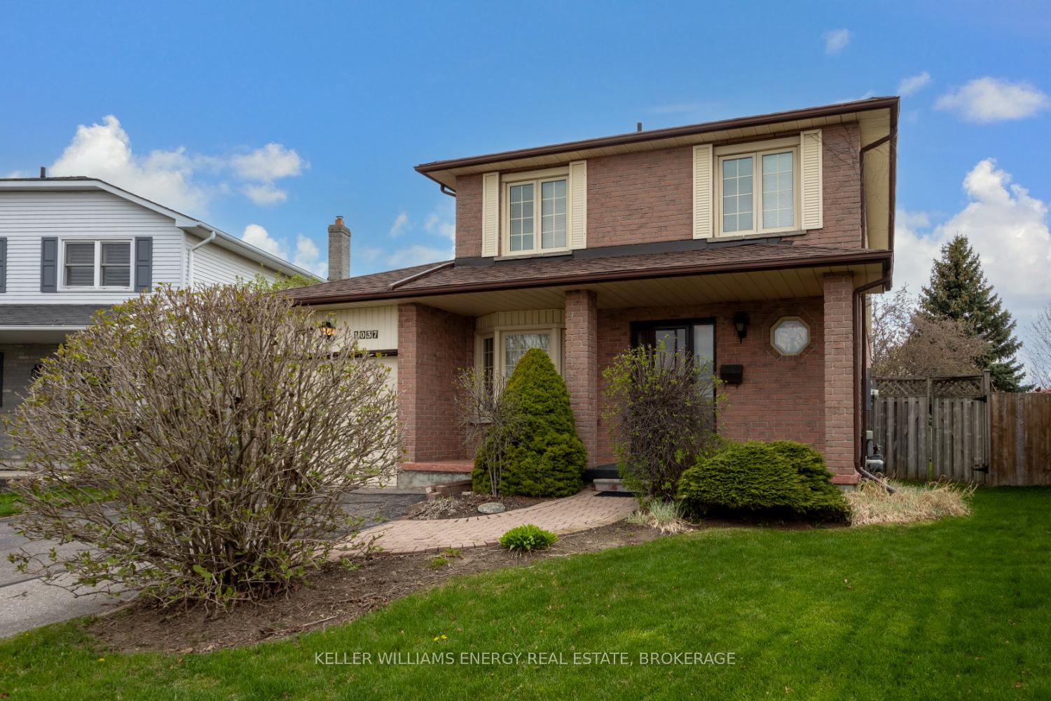 1037 Roundelay Court, Oshawa, ON L1J 7R8 E12127591