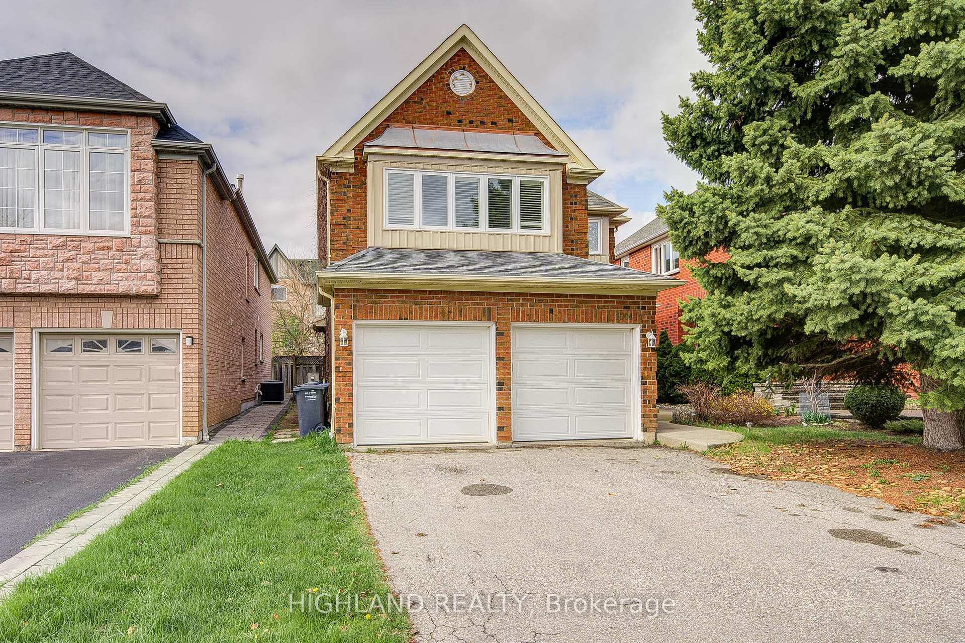 5704 Greensboro Drive, Mississauga, ON L5M 5T7 W12114397