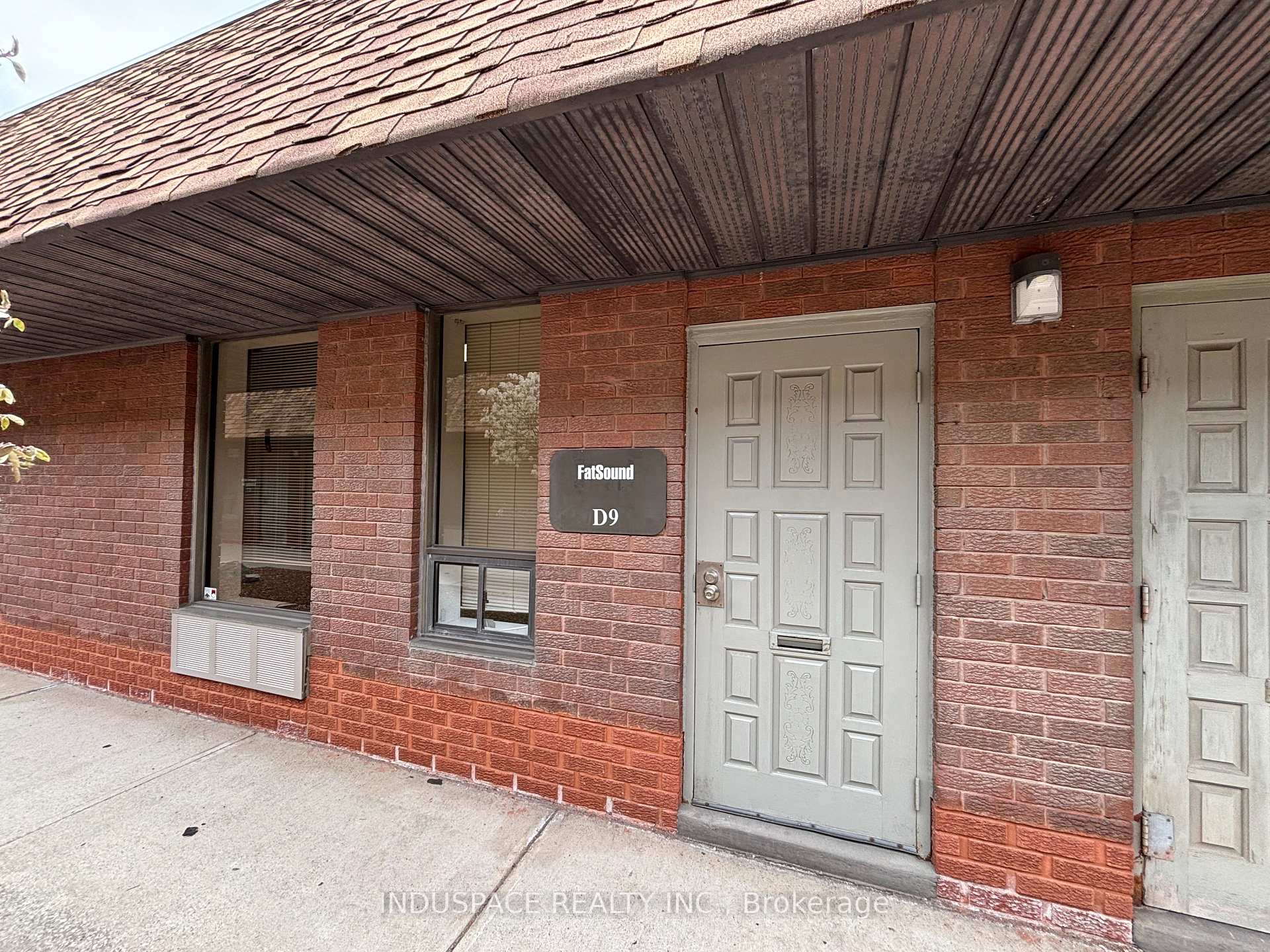 ## D9-10 - 1585 Britannia Road, Mississauga, ON L4W 2M4 W12116704