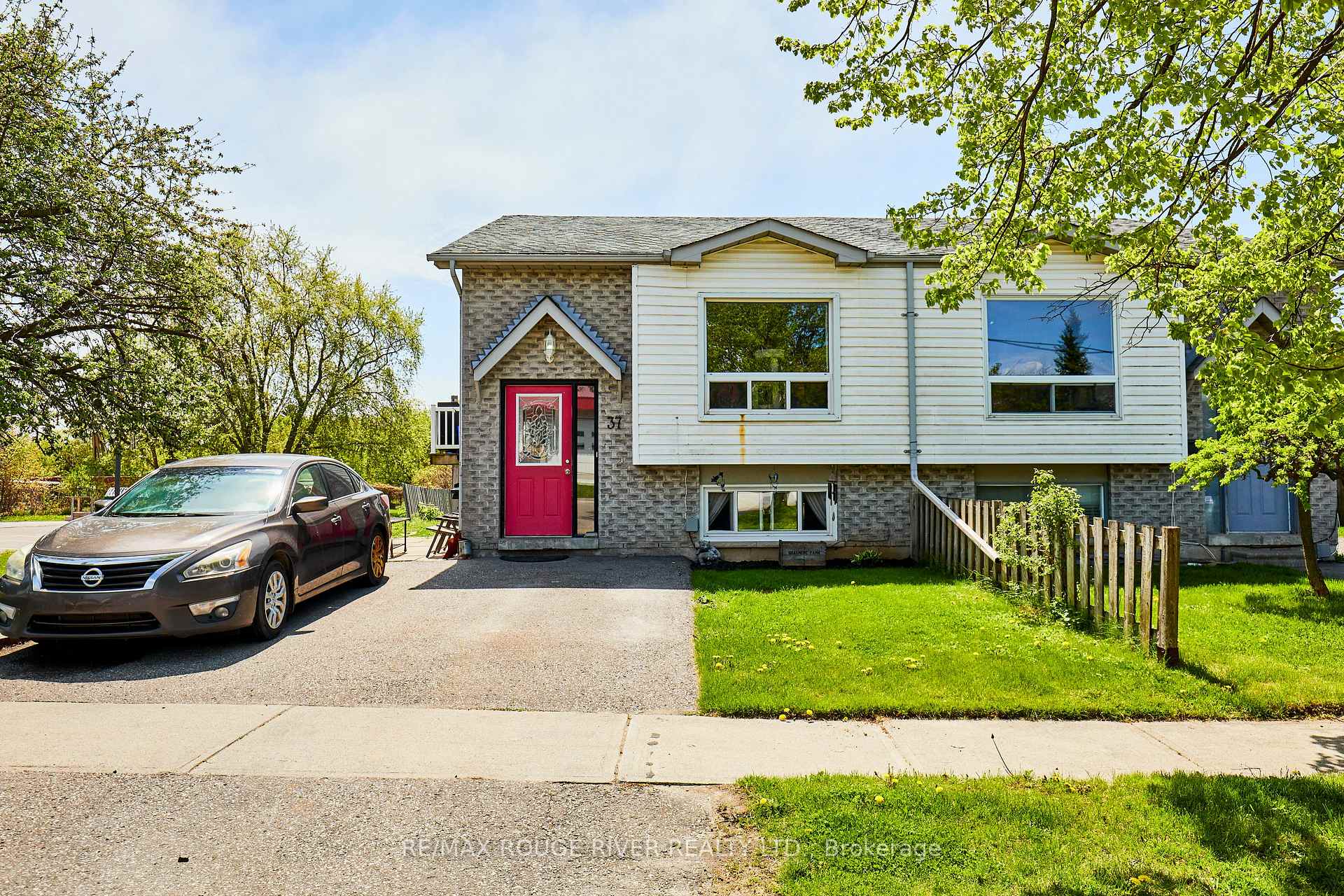 37 Wellington Avenue, Oshawa, ON L1H 8P1 E12156798