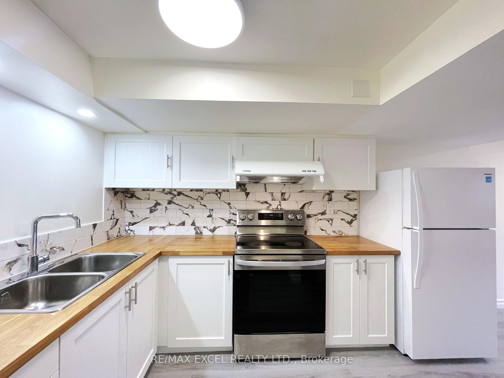 6166 Silken Laumann Way, Mississauga, ON L5V 1A3 W12156788