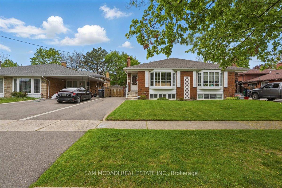1207 Westerdam Road, Mississauga, ON L4Y 2H3 W12155945